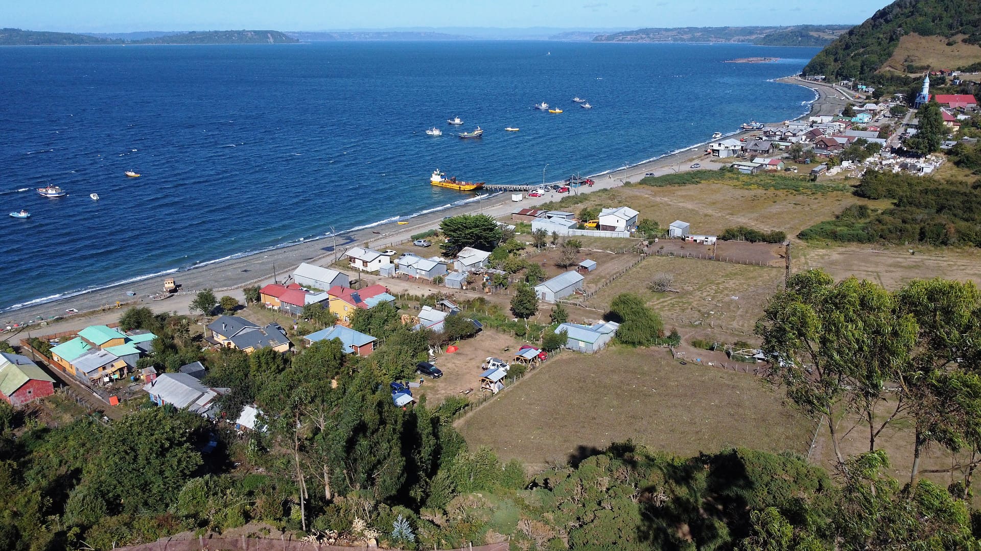 Hospedaje y Camping Tenaún